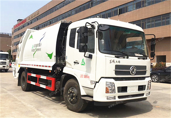 國五東風(fēng)天錦壓縮式垃圾車