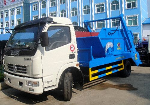 東風(fēng)多利卡擺臂式垃圾車