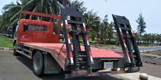 【國(guó)五】楚風(fēng)單橋挖機(jī)平板車(chē)