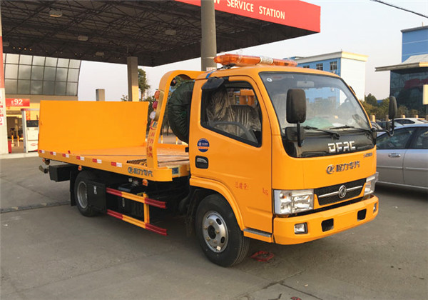 東風(fēng)多利卡藍牌一拖二清障車