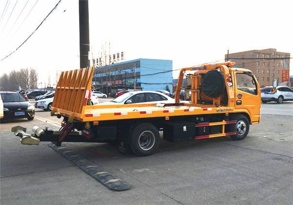 東風(fēng)多利卡藍牌一拖二清障車