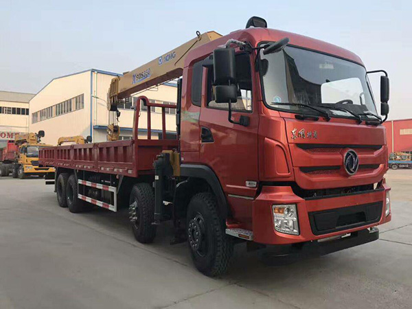 東風(fēng)特商8.5隨車(chē)吊