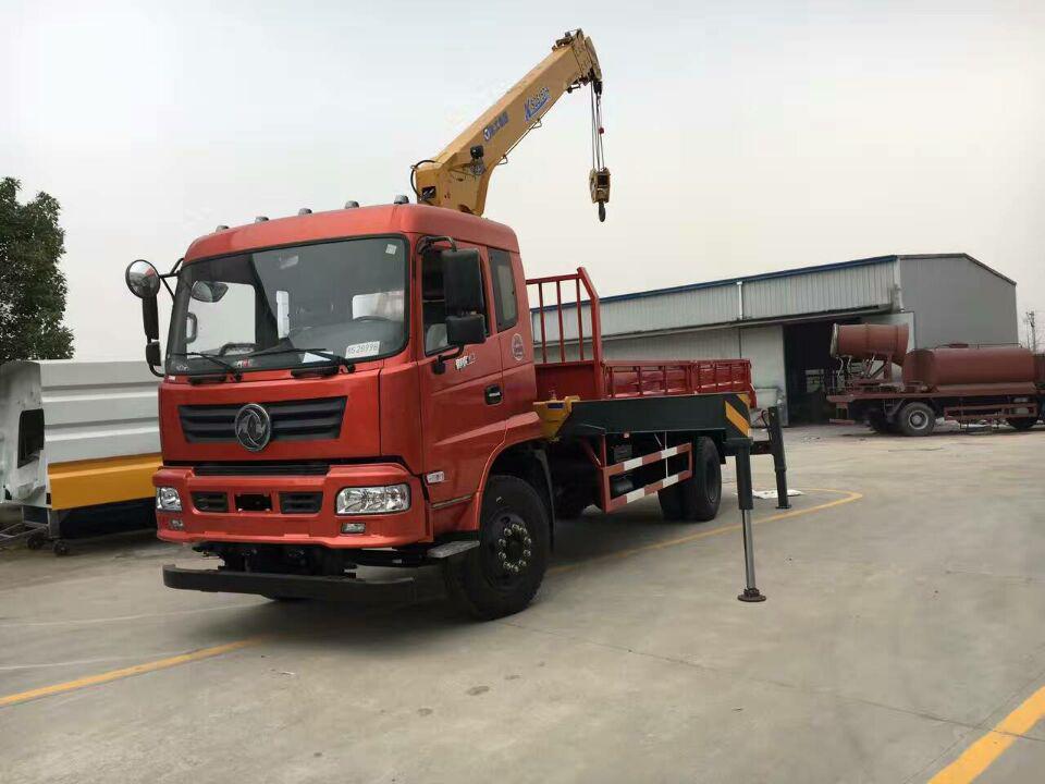 東風(fēng)廂長8.5米隨車吊
