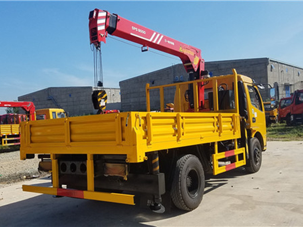 小型藍牌福瑞卡3.2噸隨車吊