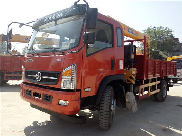 大運長興5噸隨車吊