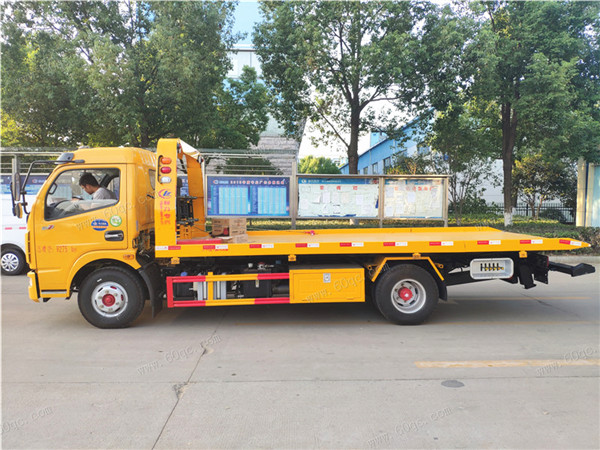 東風(fēng)多利卡D7一拖二清障車