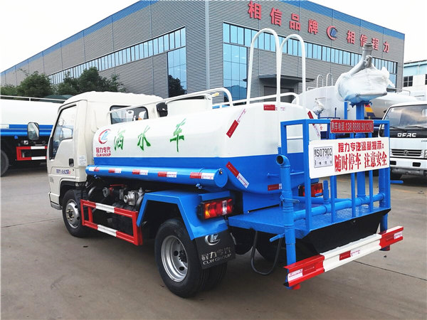 福田藍(lán)牌灑水車(chē)