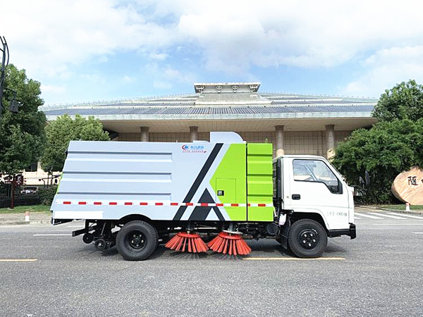 江鈴順達6方掃路車