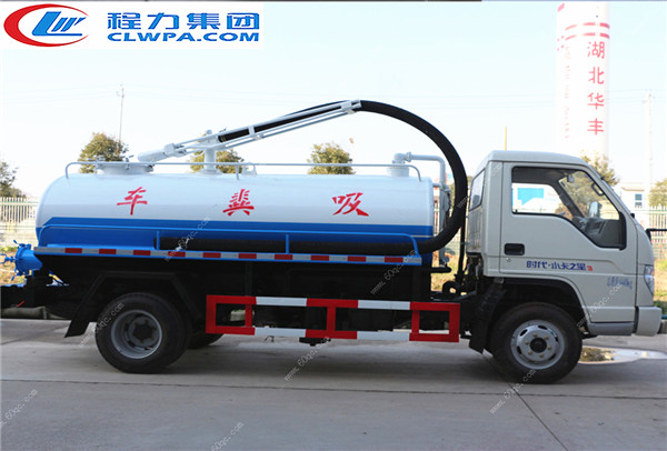 福田時(shí)代藍(lán)牌吸糞車