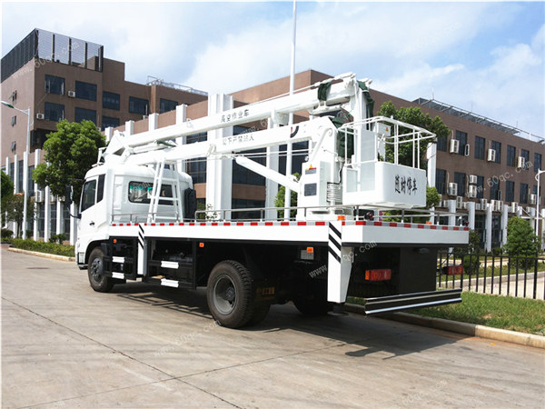 國五東風18-22米高空作業(yè)車