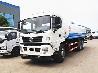 東風(fēng)專用底盤后雙橋灑水車