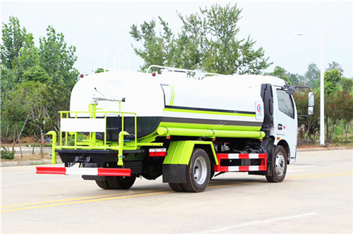 東風(fēng)大多利卡灑水車