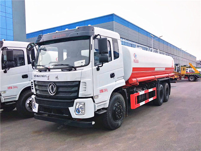 東風(fēng)D17后雙橋灑水車