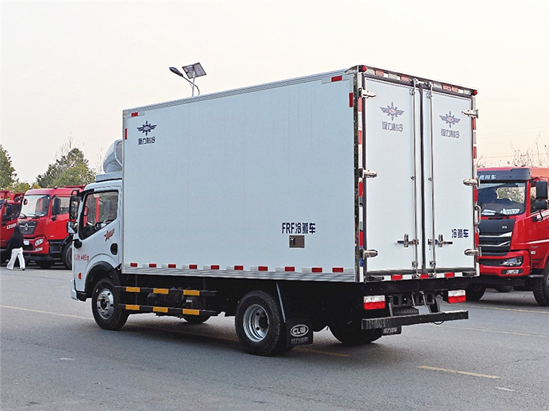 東風多利卡冷藏車