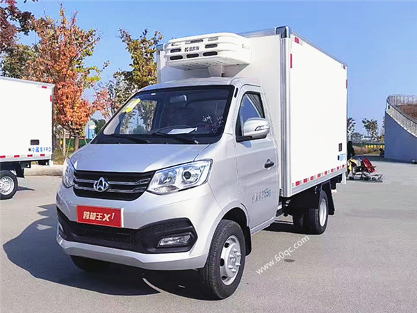 長(zhǎng)安跨越X1后雙輪冷藏車(chē)