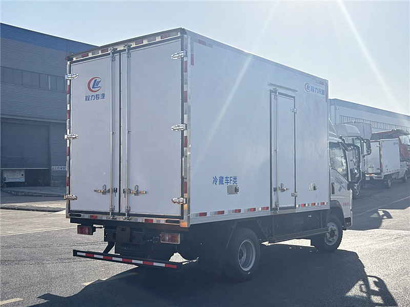 重汽豪沃統帥寬體冷藏車