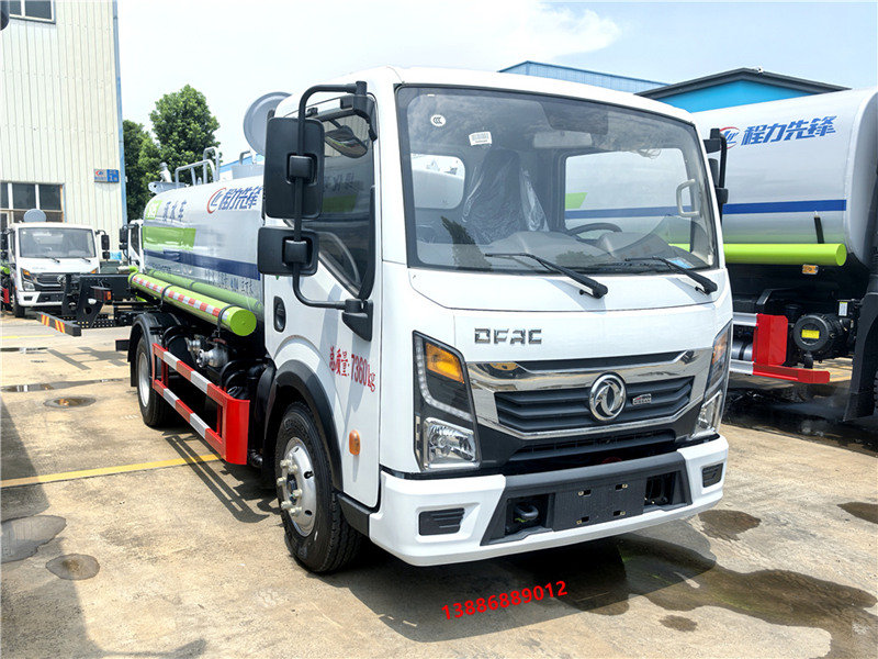 東風多利卡D6灑水車