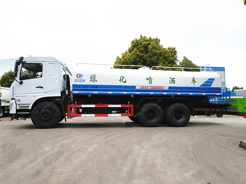 東風專用底盤D3后雙橋灑水車