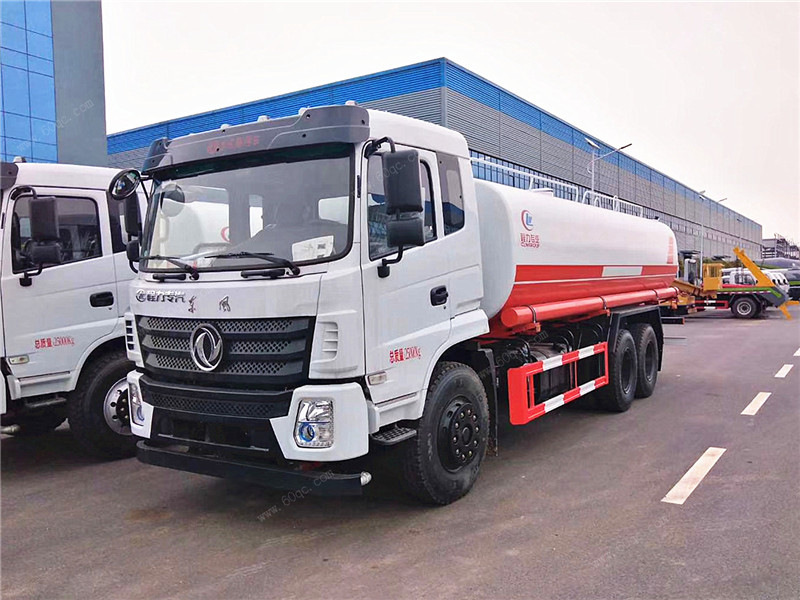 國六東風(fēng)D17后雙橋灑水車