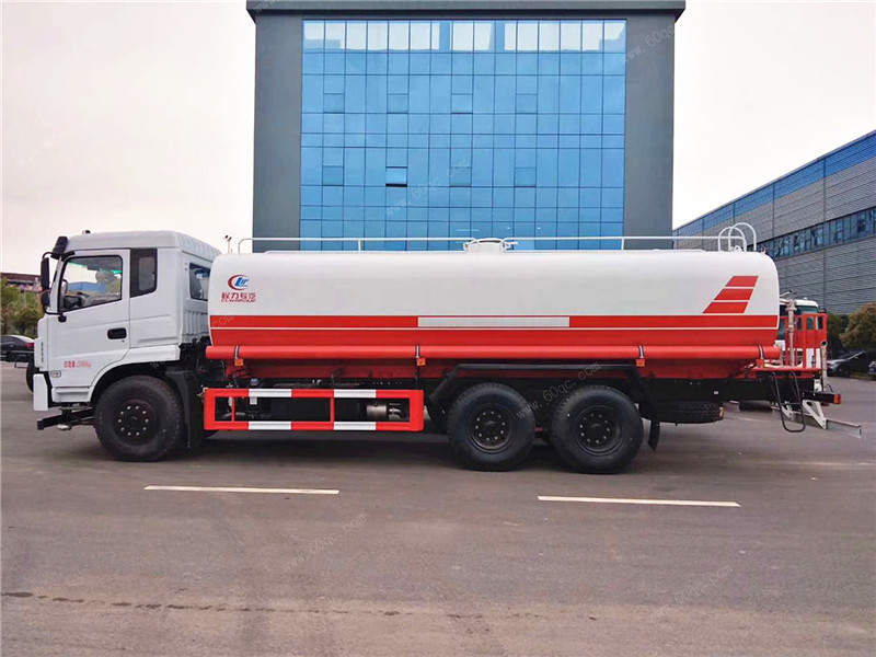 國六東風(fēng)D17后雙橋灑水車