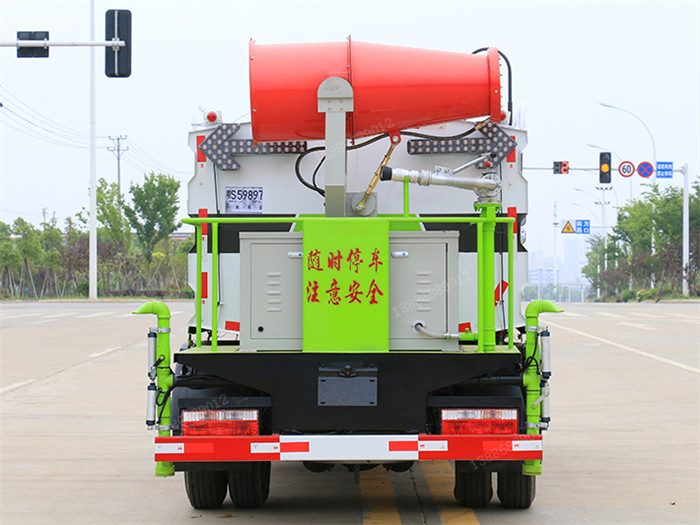 東風(fēng)福瑞卡F6霧炮抑塵車