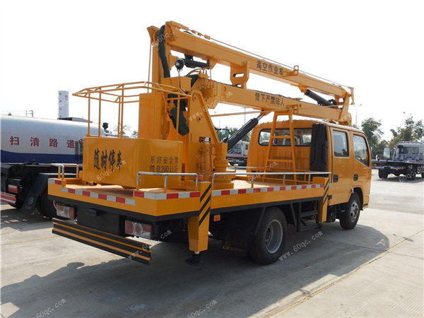 東風D6高空作業車